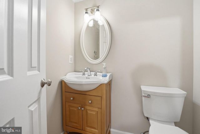 3152 EAKIN PARK CT, Fairfax, VA 22031