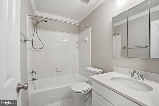 3152 EAKIN PARK CT, Fairfax, VA 22031