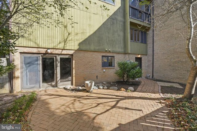 3152 EAKIN PARK CT, Fairfax, VA 22031