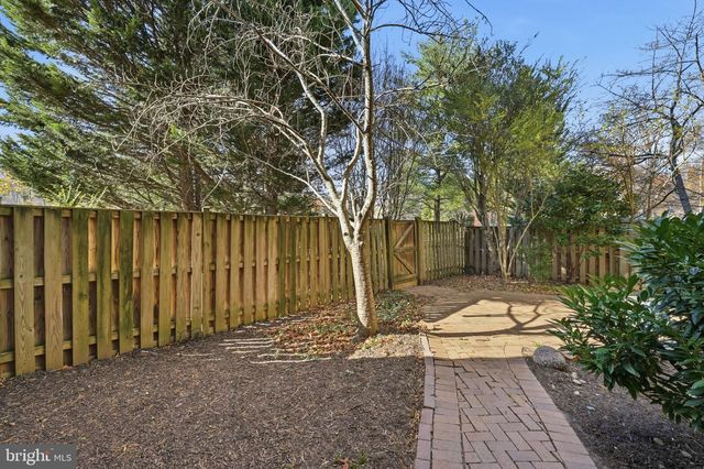 3152 EAKIN PARK CT, Fairfax, VA 22031