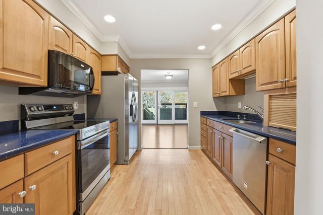 3152 EAKIN PARK CT, Fairfax, VA 22031