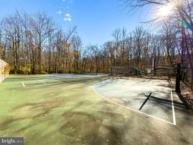 3152 EAKIN PARK CT, Fairfax, VA 22031