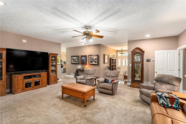185 Red Maple Drive, Hampton, GA 30228