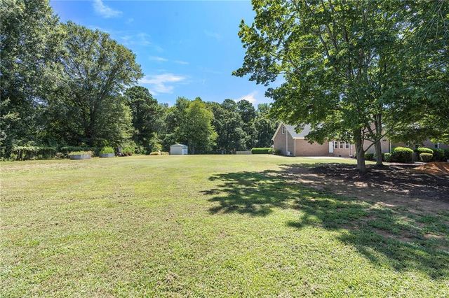 185 Red Maple Drive, Hampton, GA 30228