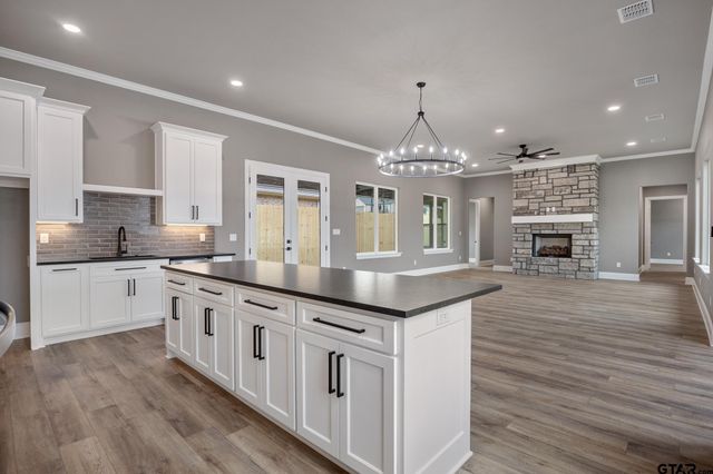 323 Mac Circle, Bullard, TX 75757