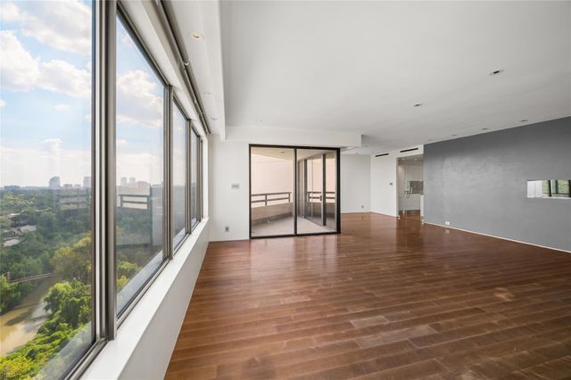 101 Westcott Street 1401, Houston, TX 77007