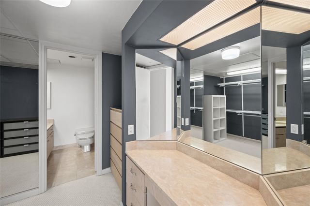 101 Westcott Street 1401, Houston, TX 77007