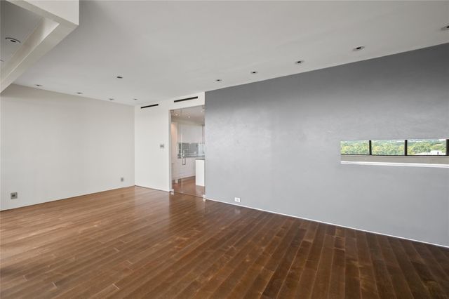 101 Westcott Street 1401, Houston, TX 77007