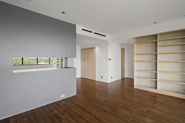 101 Westcott Street 1401, Houston, TX 77007