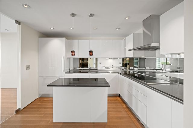 101 Westcott Street 1401, Houston, TX 77007