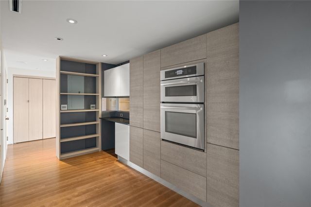 101 Westcott Street 1401, Houston, TX 77007