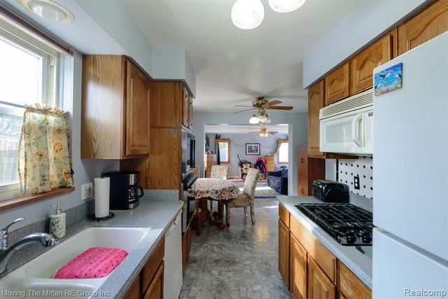 36686 Thinbark Street, Wayne, MI 48184