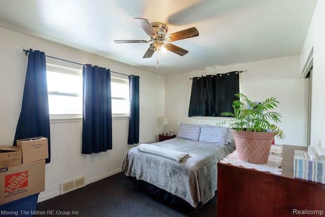 36686 Thinbark Street, Wayne, MI 48184