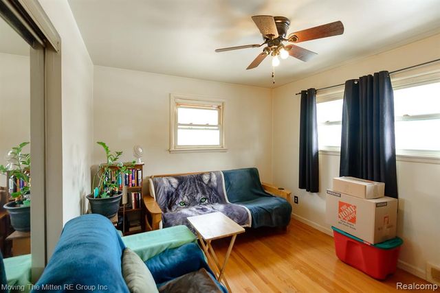 36686 Thinbark Street, Wayne, MI 48184