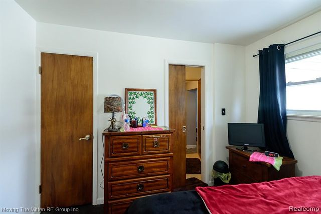 36686 Thinbark Street, Wayne, MI 48184