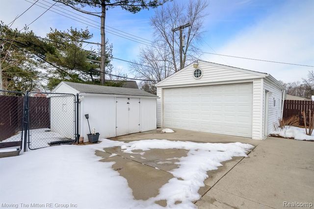 36686 Thinbark Street, Wayne, MI 48184