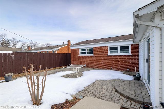 36686 Thinbark Street, Wayne, MI 48184