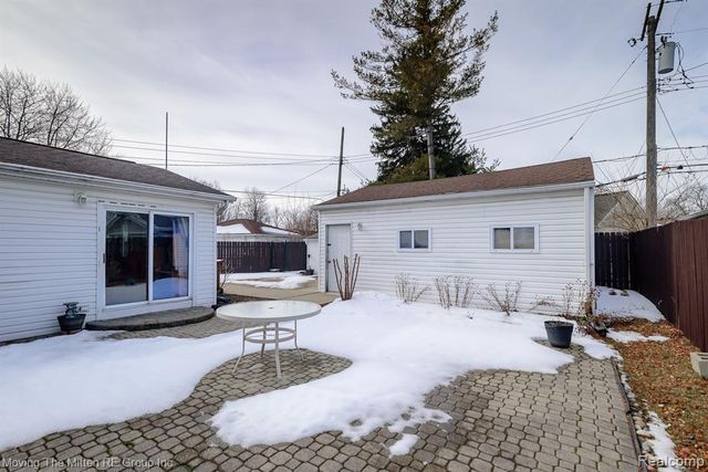 36686 Thinbark Street, Wayne, MI 48184