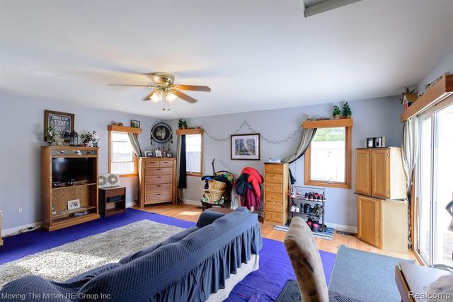 36686 Thinbark Street, Wayne, MI 48184