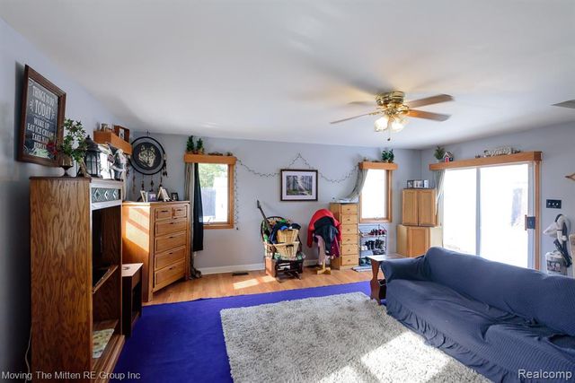 36686 Thinbark Street, Wayne, MI 48184