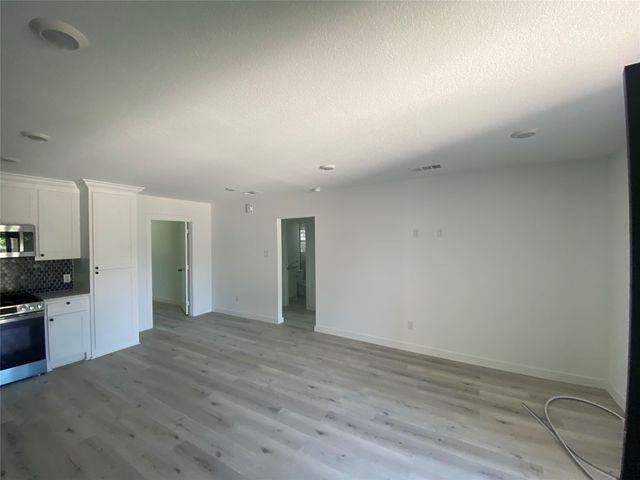 2323 Volga Avenue, Dallas, TX 75216
