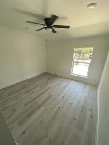 2323 Volga Avenue, Dallas, TX 75216