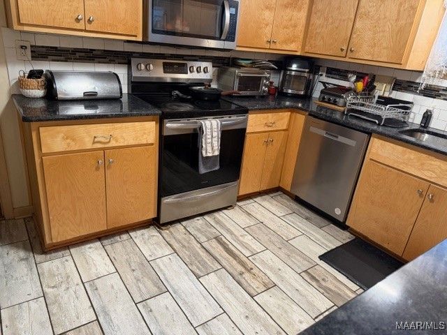 4980 Longview Road, Elmore, AL 36025