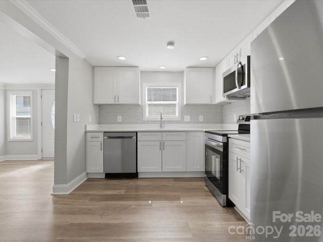 3900 Plainview Road, Charlotte, NC 28208