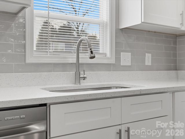 3900 Plainview Road, Charlotte, NC 28208