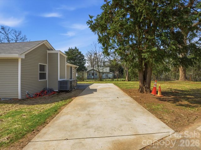 3900 Plainview Road, Charlotte, NC 28208