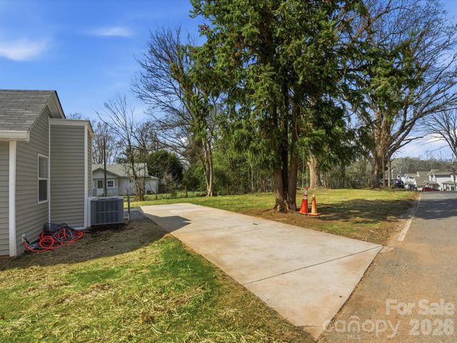 3900 Plainview Road, Charlotte, NC 28208