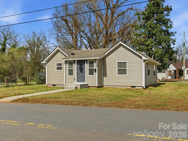 3900 Plainview Road, Charlotte, NC 28208