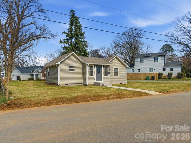 3900 Plainview Road, Charlotte, NC 28208