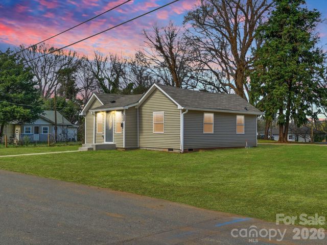 3900 Plainview Road, Charlotte, NC 28208