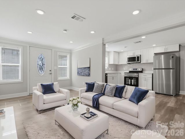 3900 Plainview Road, Charlotte, NC 28208