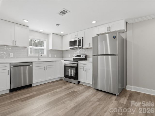 3900 Plainview Road, Charlotte, NC 28208