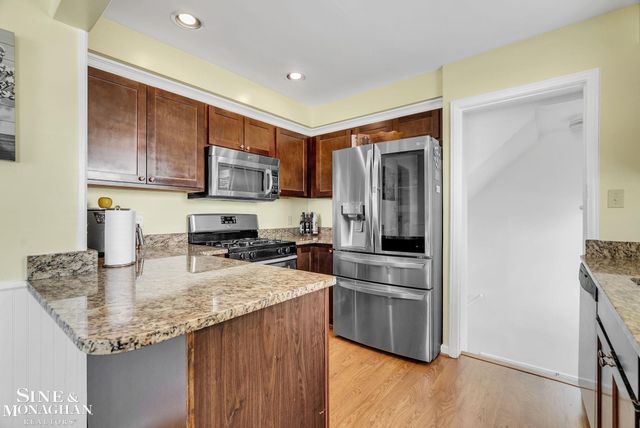 1421 W Windemere Avenue, Royal Oak, MI 48073