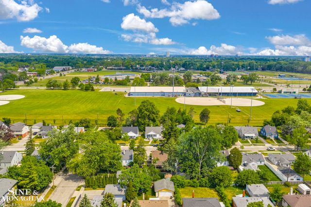 1421 W Windemere Avenue, Royal Oak, MI 48073