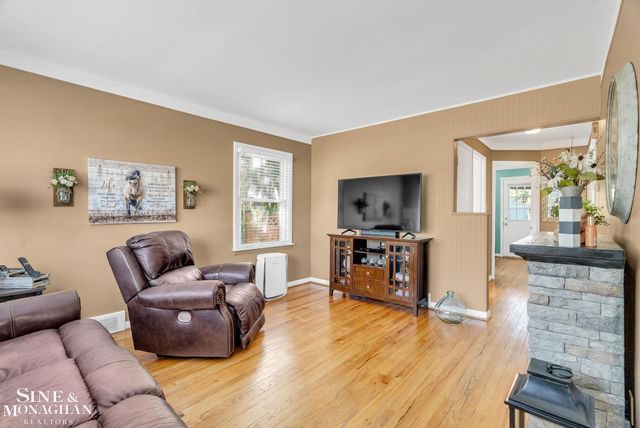 1421 W Windemere Avenue, Royal Oak, MI 48073