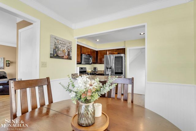 1421 W Windemere Avenue, Royal Oak, MI 48073