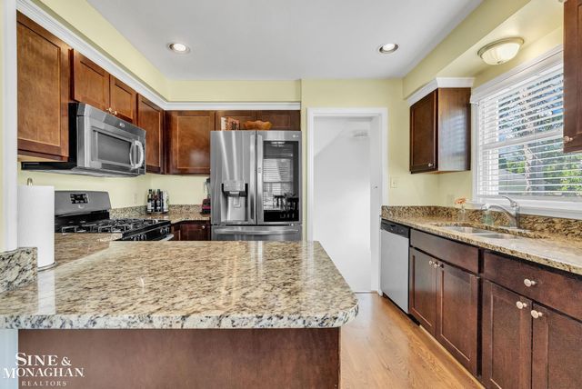 1421 W Windemere Avenue, Royal Oak, MI 48073