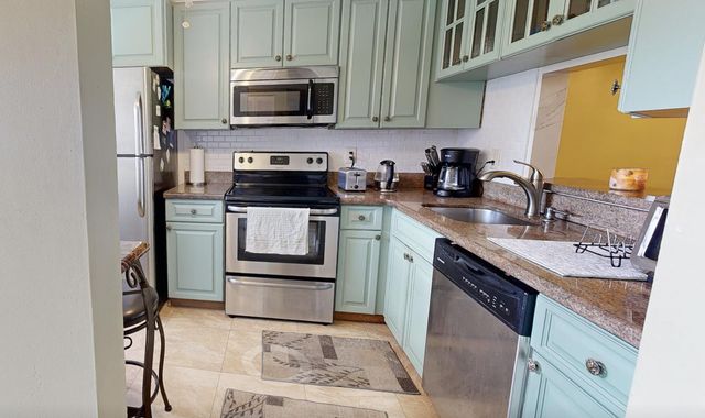 3511 INVERRARY Drive 208, Lauderhill, FL 33319