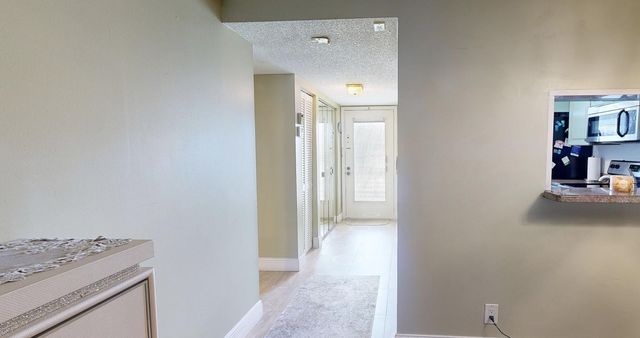 3511 INVERRARY Drive 208, Lauderhill, FL 33319