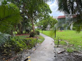 3511 INVERRARY Drive 208, Lauderhill, FL 33319
