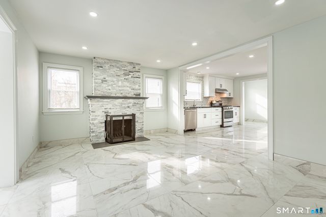 85 Green Street, Stratford, CT 06615