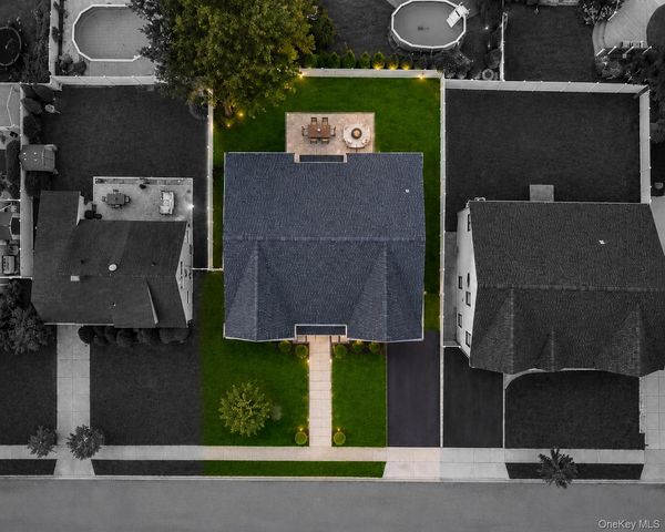 93 Stone Lane, Levittown, NY 11756