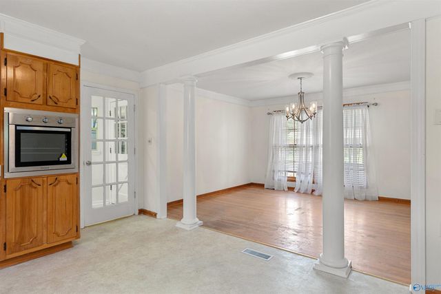 11203 Maplecrest Drive SE, Huntsville, AL 35803