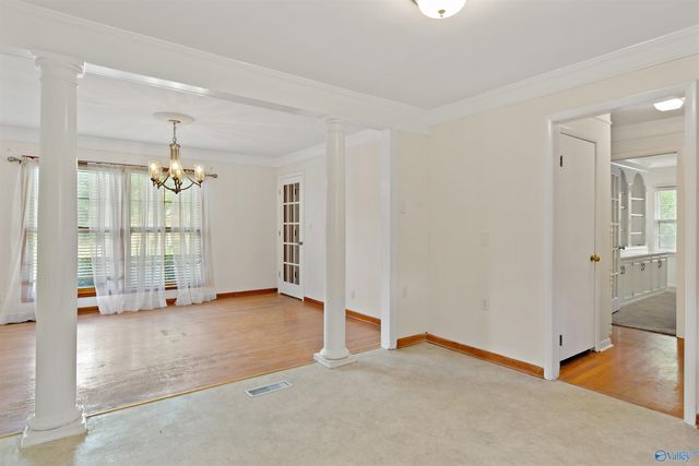 11203 Maplecrest Drive SE, Huntsville, AL 35803