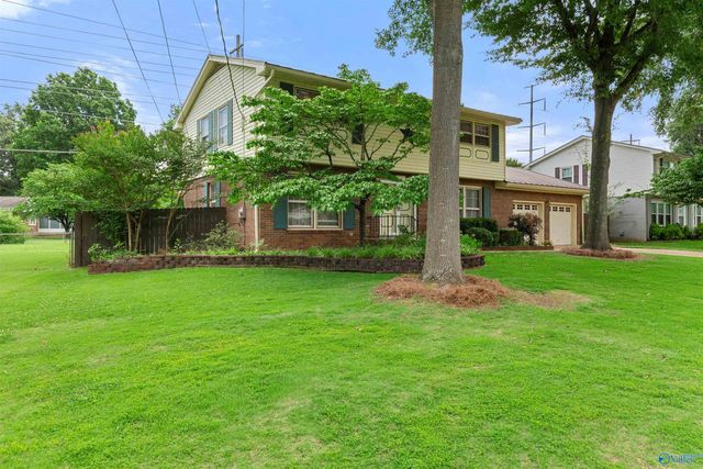 11203 Maplecrest Drive SE, Huntsville, AL 35803