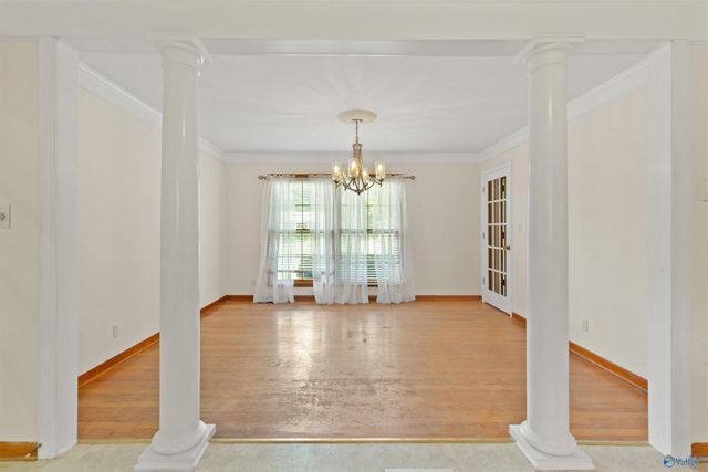 11203 Maplecrest Drive SE, Huntsville, AL 35803